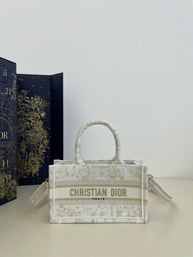 Dior Handbags AAA(Women)-408