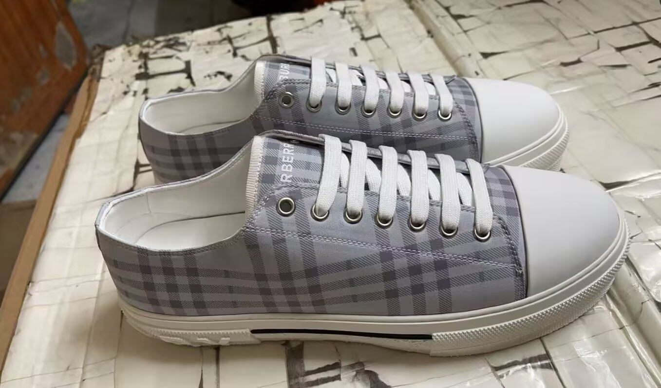 Burberry Shoes(AAA)-123