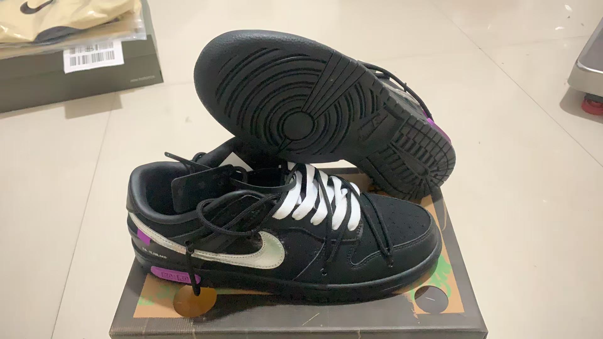 OFF-WHITE x Nike Dunk-200