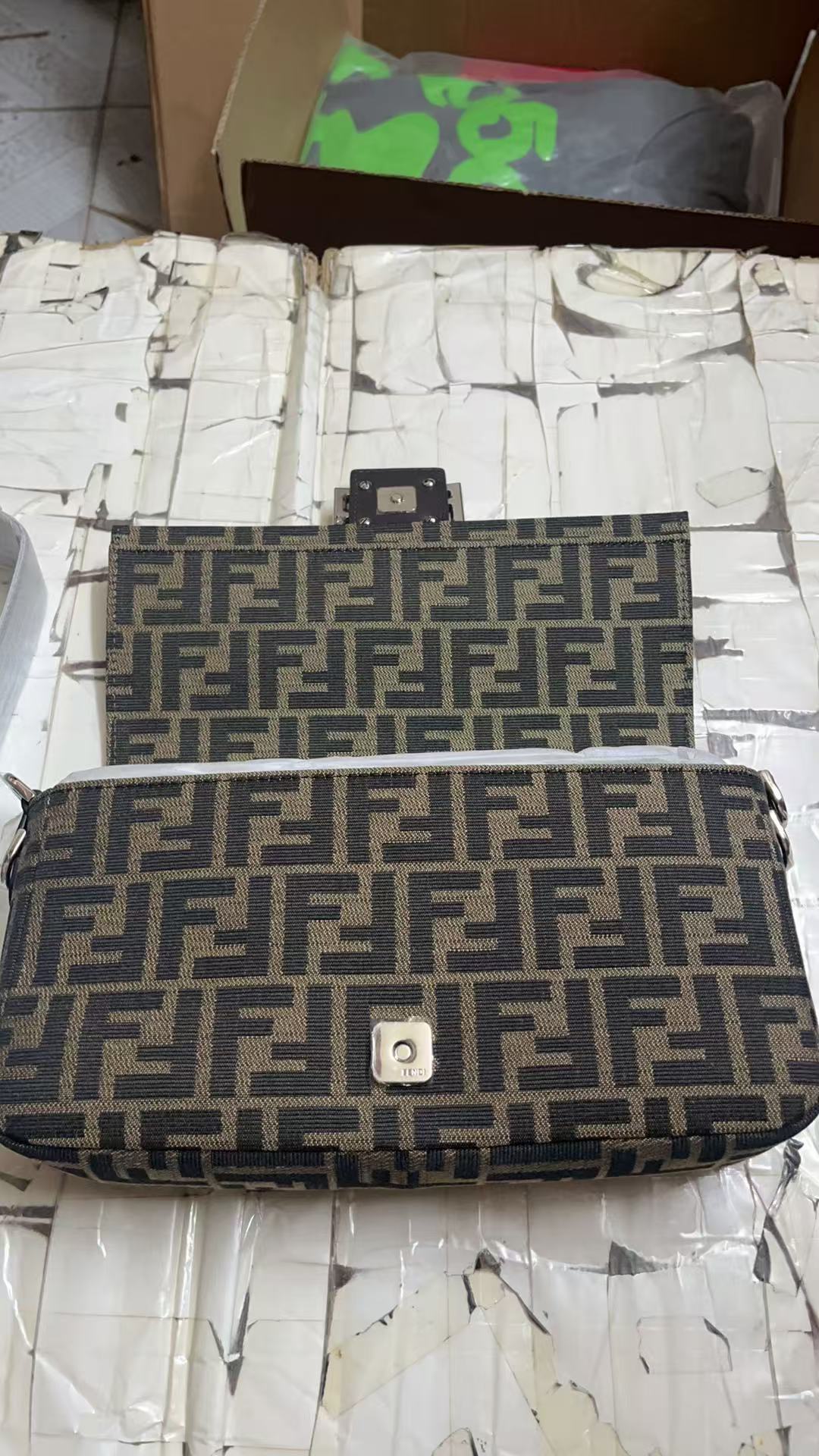 Fendi Handbags AAA(Women)-015