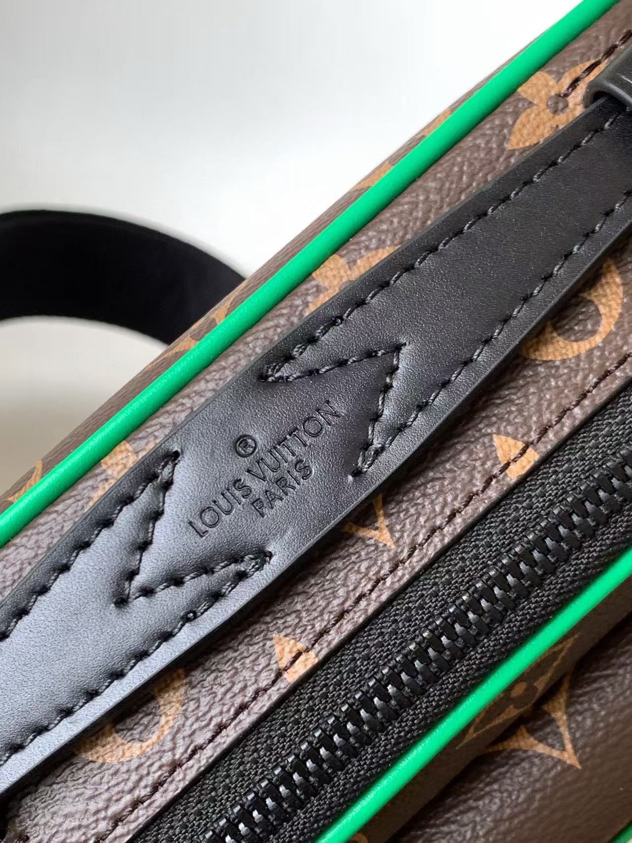 LV Handbags AAA(Men)-333