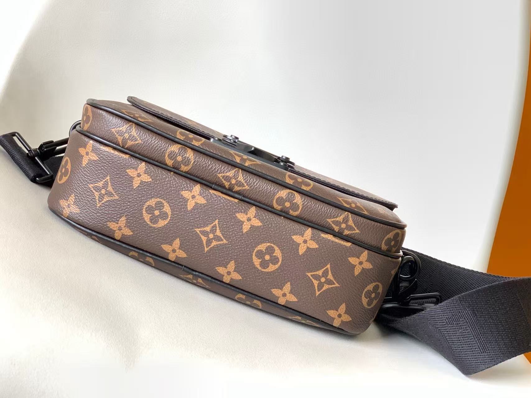LV Handbags AAA(Men)-335