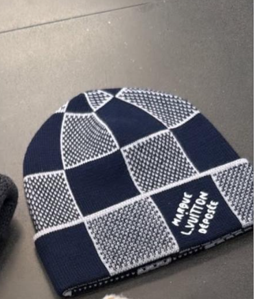 LV Beanies-046