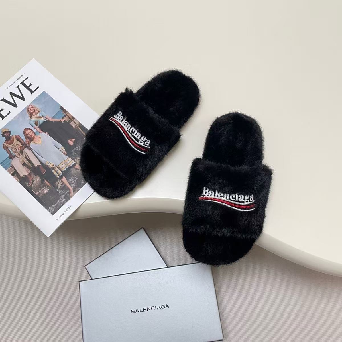 Balenciaga Slippers Women(AAA)-008