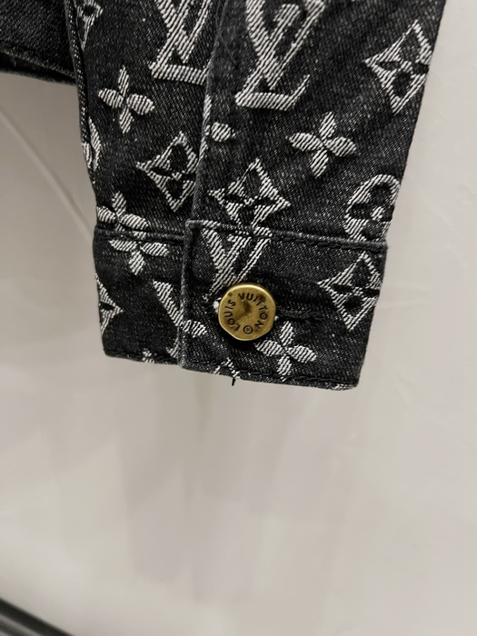 LV Jacket-066