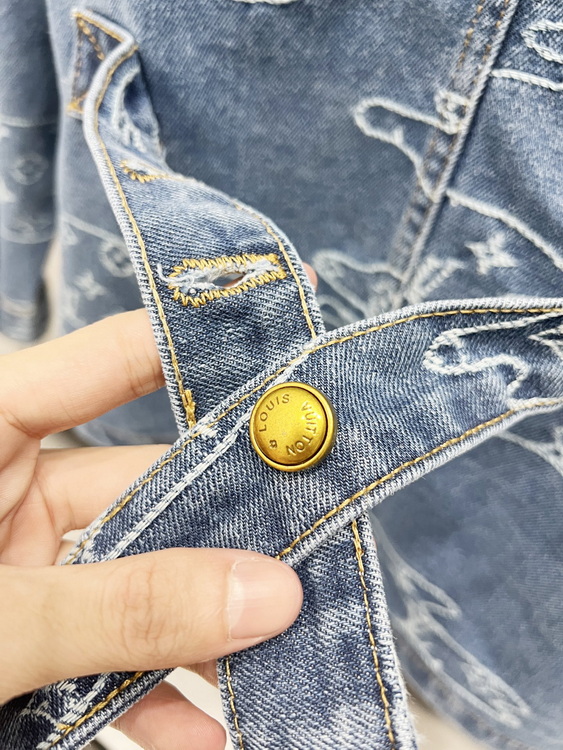 LV Jacket-128