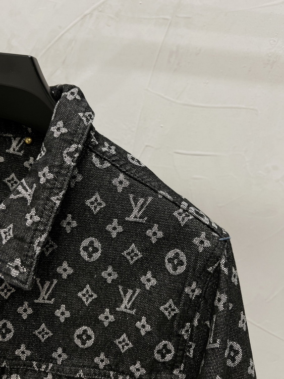LV Jacket-133