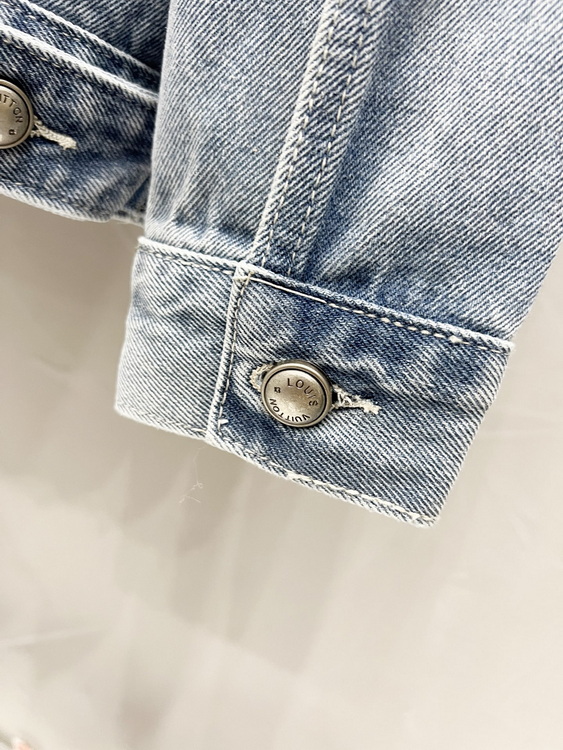 LV Jacket-134