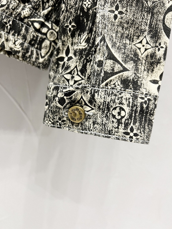 LV Jacket-143
