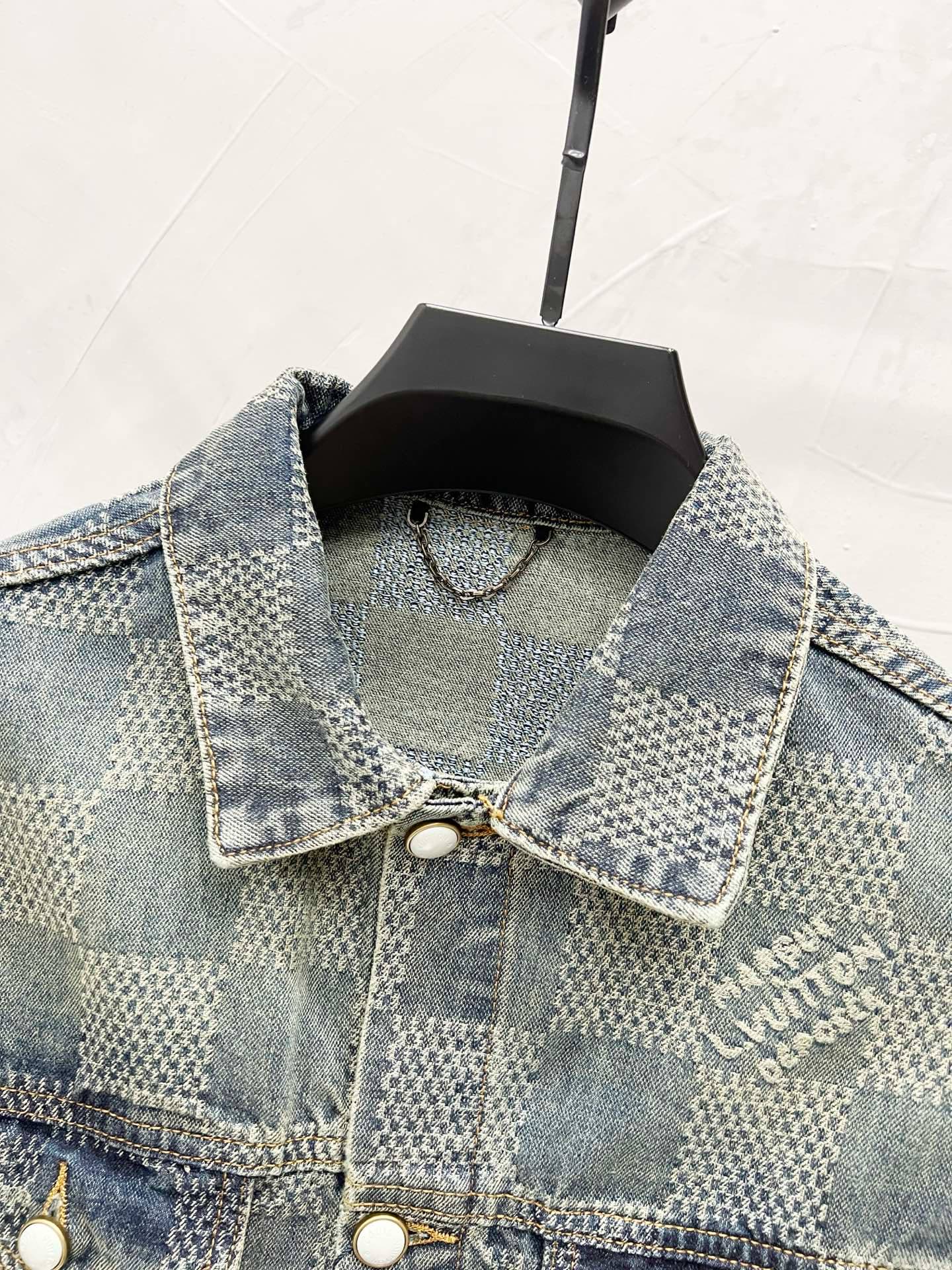 LV Jacket-147