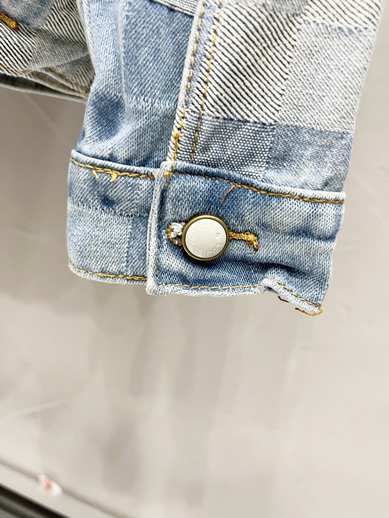 LV Jacket-151