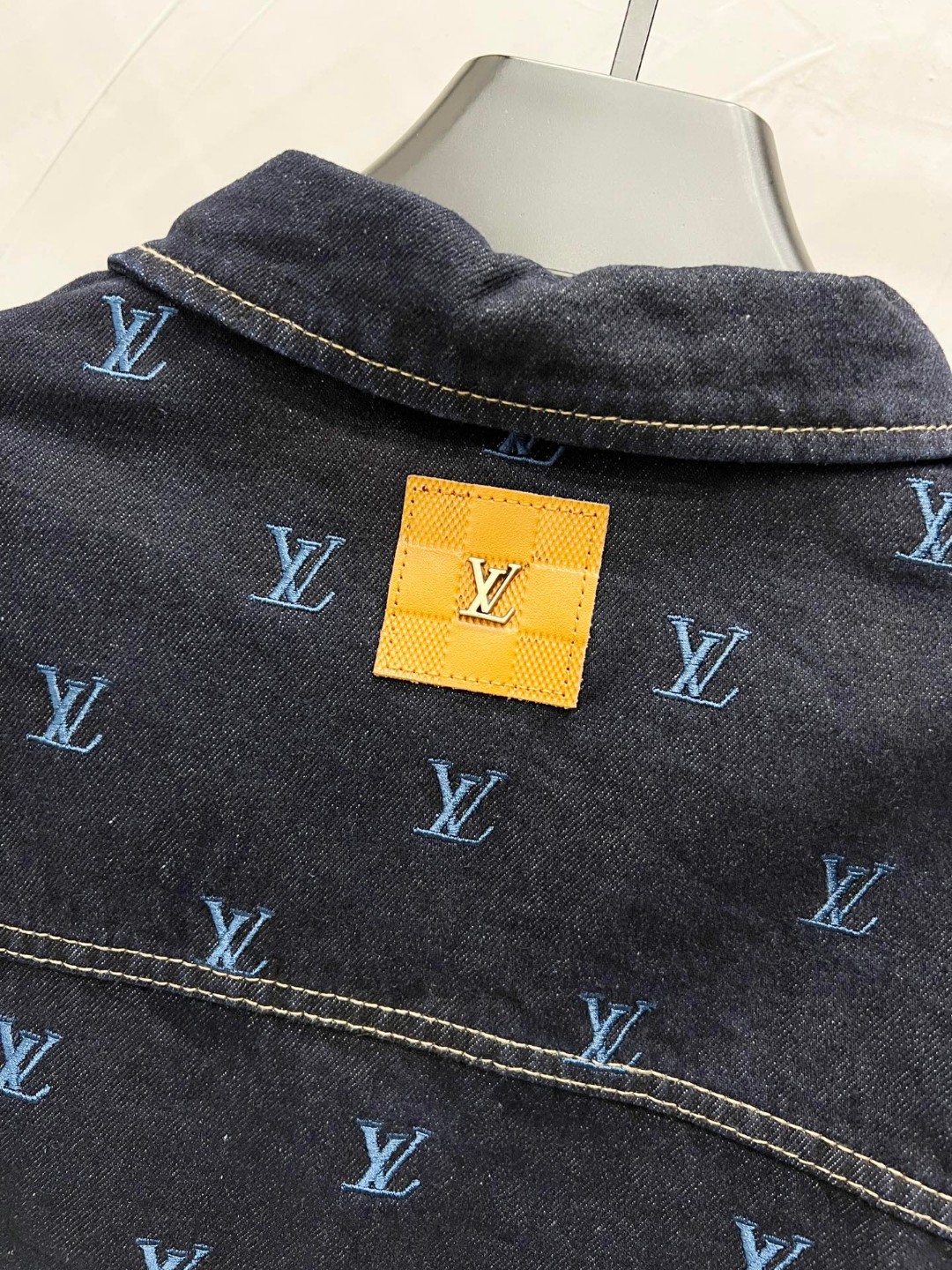 LV Jacket-162